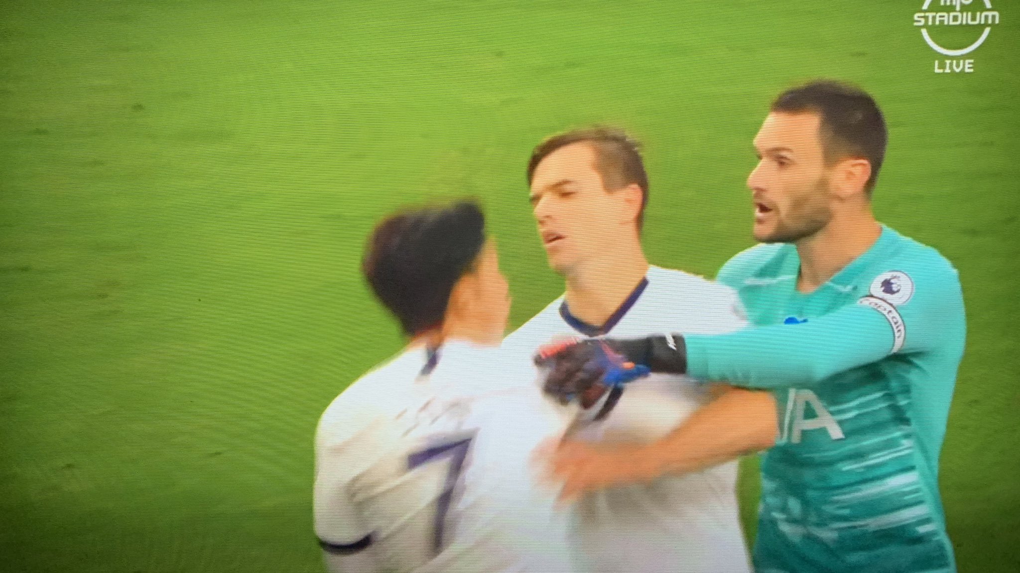 Ostre spięcie między zawodnikami Tottenhamu. Lloris w drodze do szatni ruszył na Sona [WIDEO]