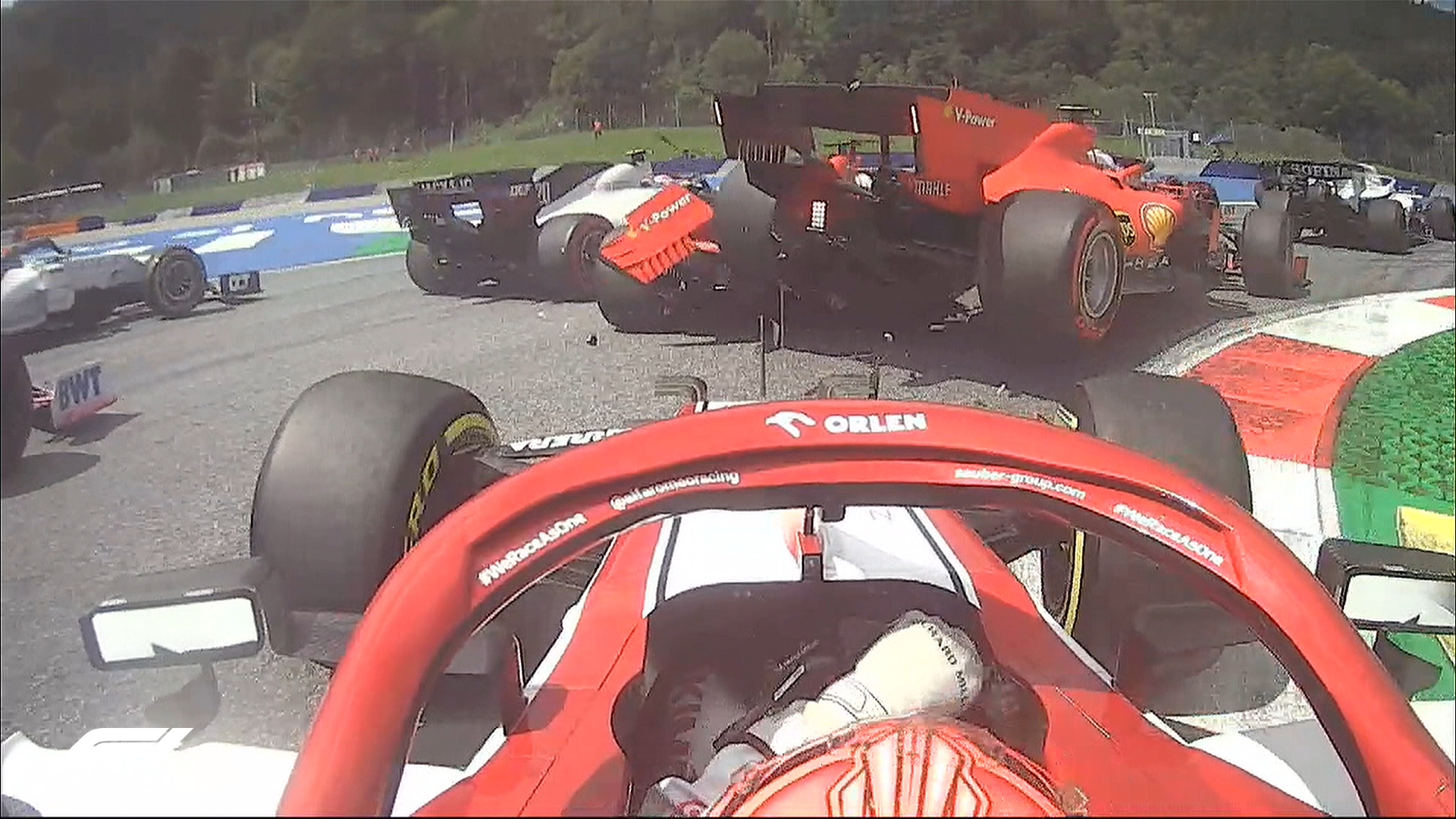 Lewis Hamilton triumfuje w Grand Prix Styrii. Kompletna katastrofa kierowców Ferrari! [WIDEO]