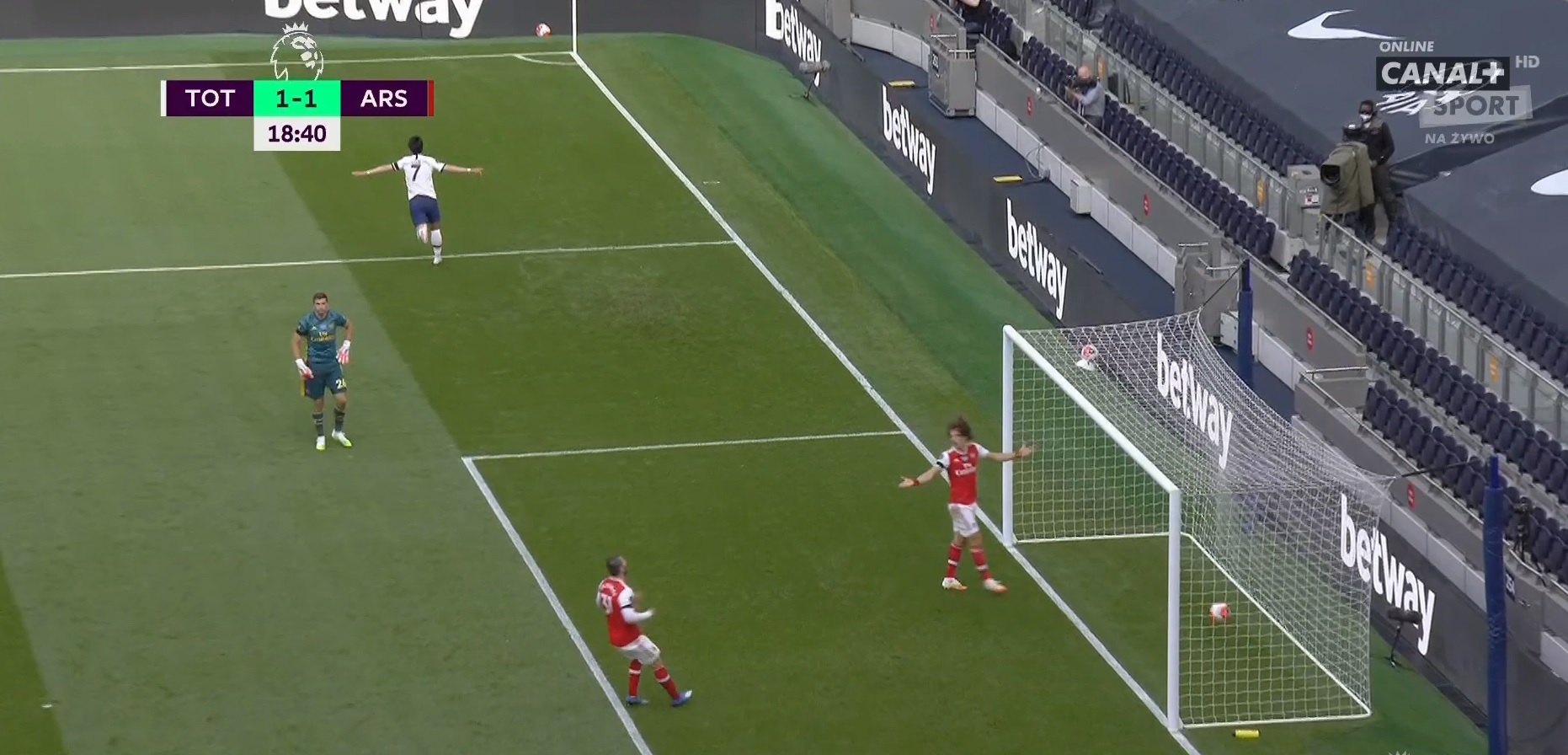 Tottenham lepszy od Arsenalu w derbach północnego Londynu. Obrona "Kanonierów" znów się zbłaźniła [WIDEO]