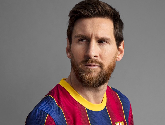 FC Barcelona zaprezentowała nowe koszulki. Są podobne do tych z sezonu 2010/2011 [ZDJĘCIE]