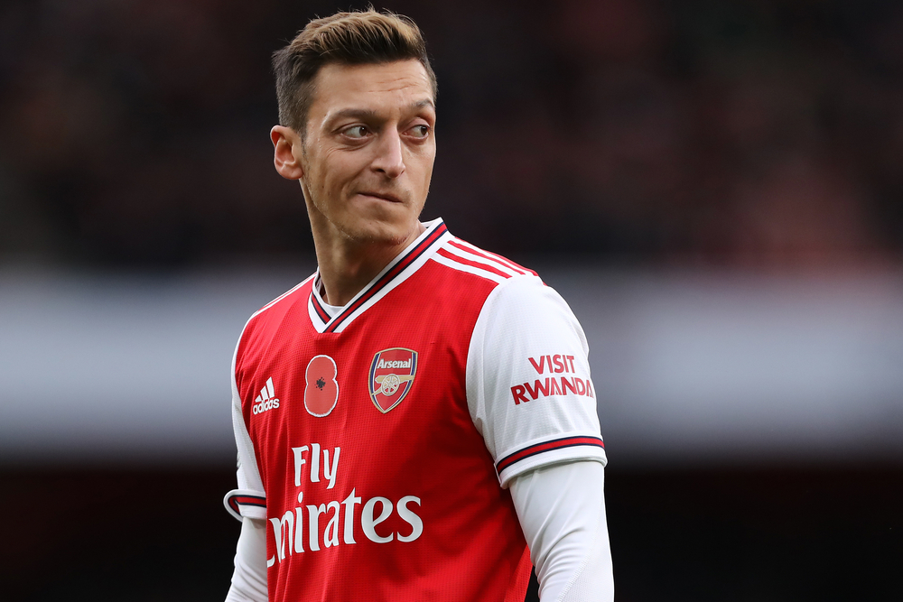 Mesut Oezil z bonusem pieniężnym od Arsenalu. 8 milionów funtów wpadło do kieszeni niechcianego zawodnika