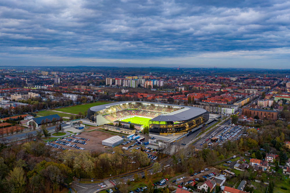 Górnik Zabrze finalizuje kolejne transfery. Dwóch doświadczonych piłkarzy ma związać się z klubem
