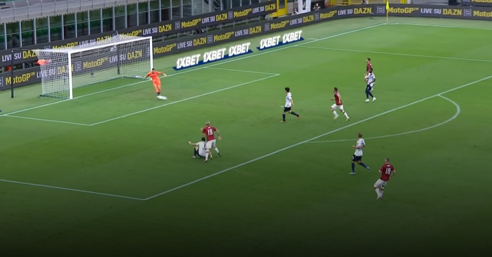 AC Milan rozgromił Bolognę. Sześć goli na San Siro, dwa duże błędy Łukasza Skorupskiego [WIDEO]