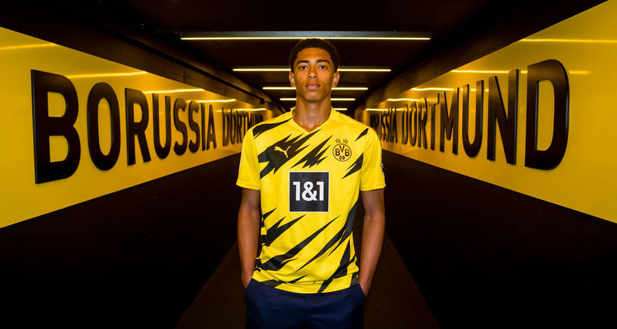 Borussia Dortmund potwierdziła kupno wielkiego talentu. Przywitała piłkarza przebojem "The Beatles" [WIDEO]