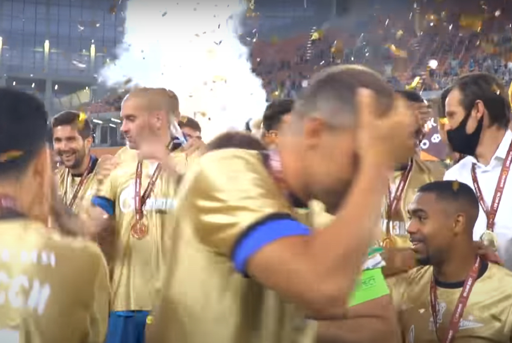 Zenit Sankt Petersburg zniszczył Puchar Rosji. Piłkarze chwytali się za głowy [WIDEO]