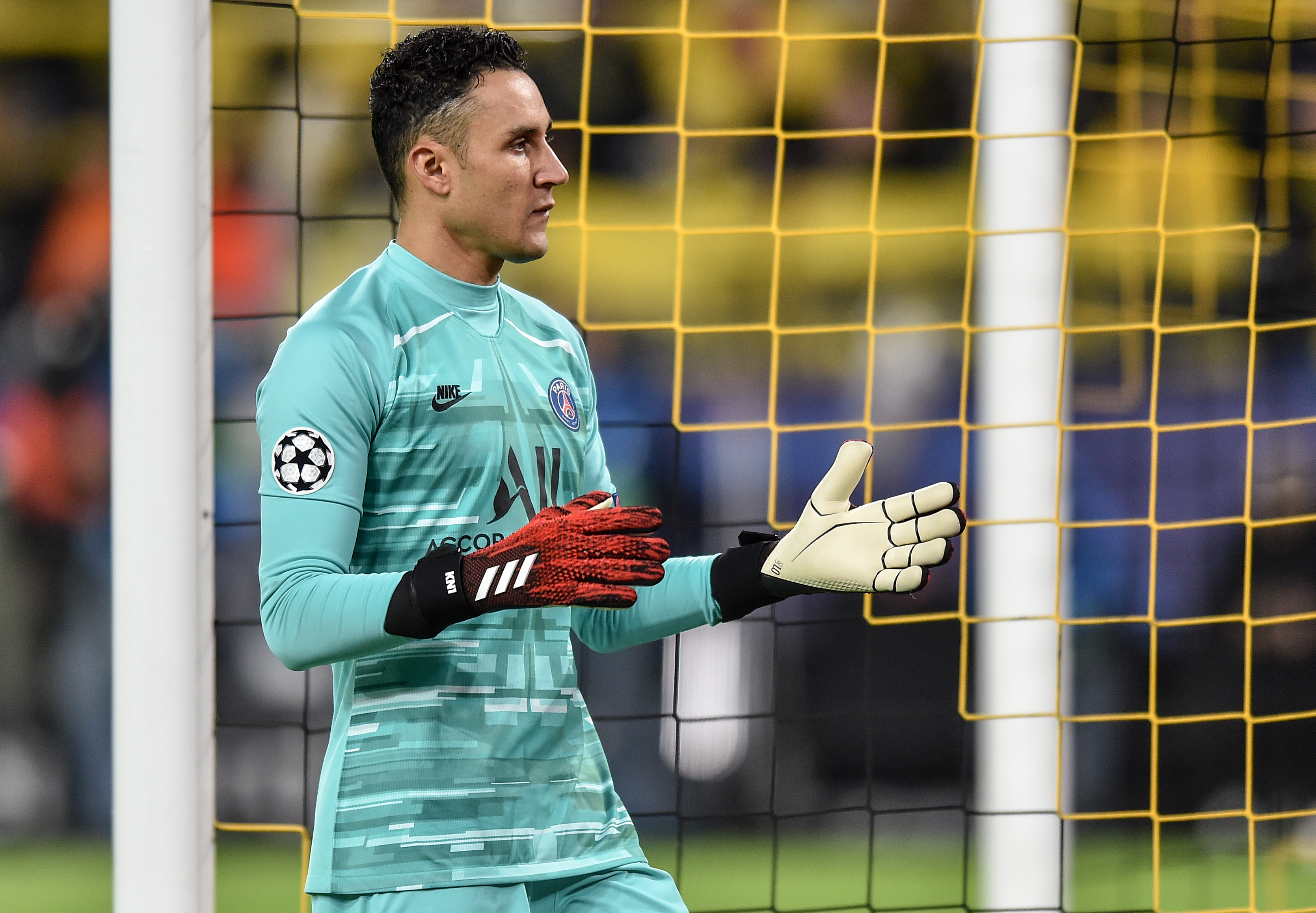 Sensacyjny kierunek transferu Keylora Navasa?! Może dołączyć do innych gwiazd. PSG chce go wypchnąć z klubu