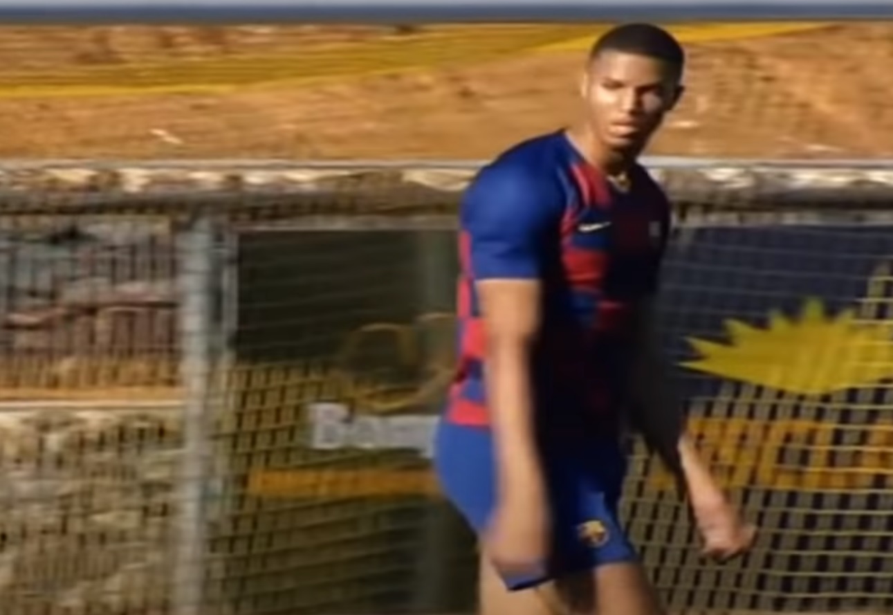Utalentowany stoper rozstał się z FC Barceloną. Ma propozycje z pięciu czołowych klubów Premier League