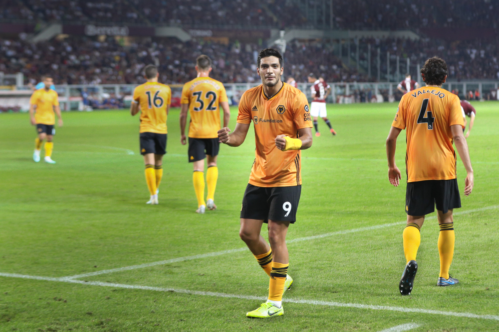 Raul Jimenez wraca do zdrowia po paskudnym urazie. Będzie mógł grać ze specjalną opaską na głowie [ZDJĘCIE]