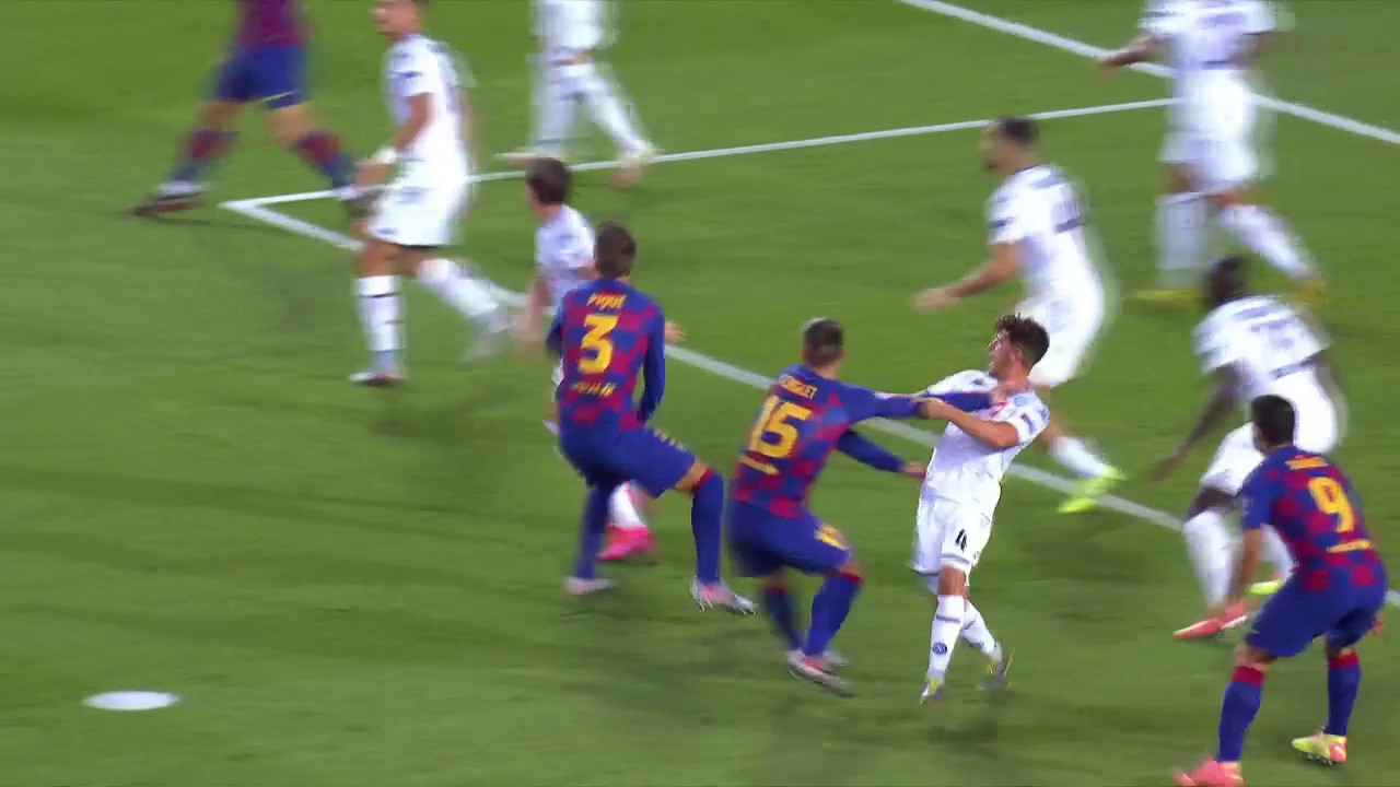 Leo Messi poprowadził FC Barcelonę do ćwierćfinału Ligi Mistrzów. Sędziowskie kontrowersje na Camp Nou [WIDEO]