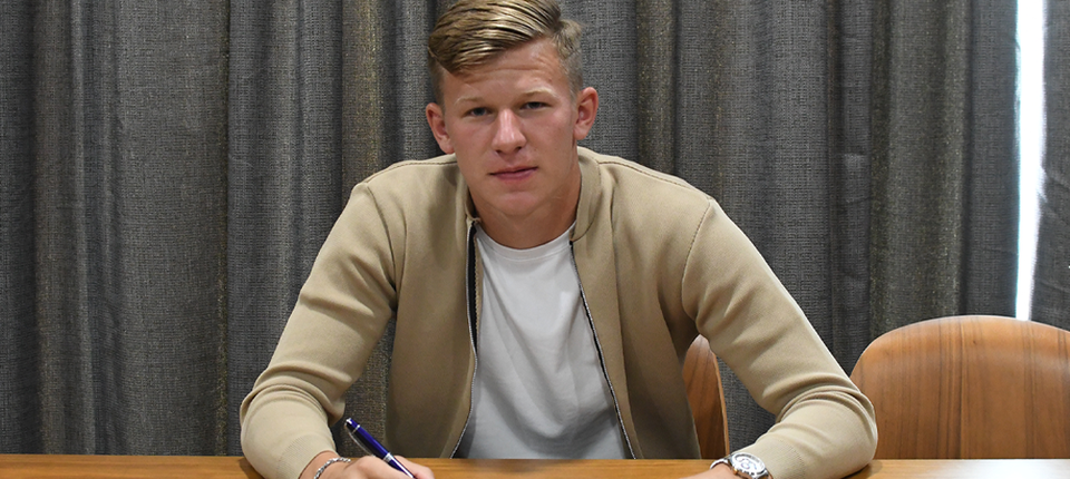 Mateusz Bogusz podpisał nową umowę z Leeds United