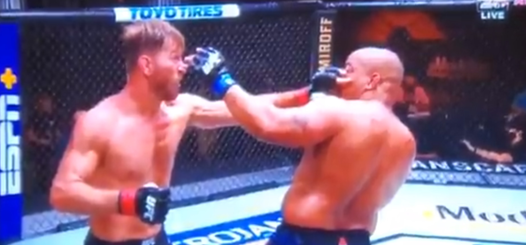 Wielka walka wieczoru na UFC 252. Daniel Cormier przegrał na koniec kariery [WIDEO]