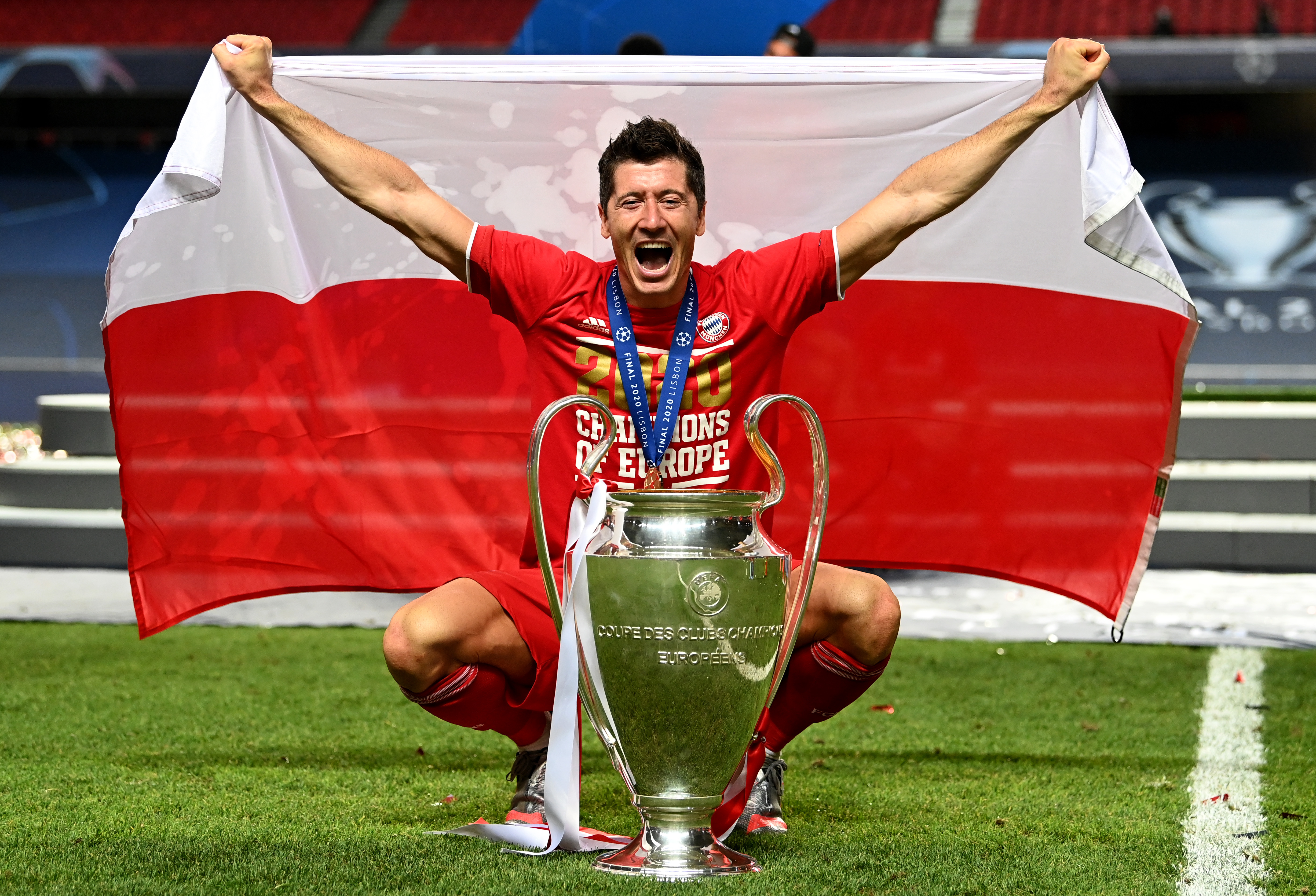 Robert Lewandowski i Manuel Neuer walczą o tytuł piłkarza roku. "Obaj zaakceptują decyzję jury"