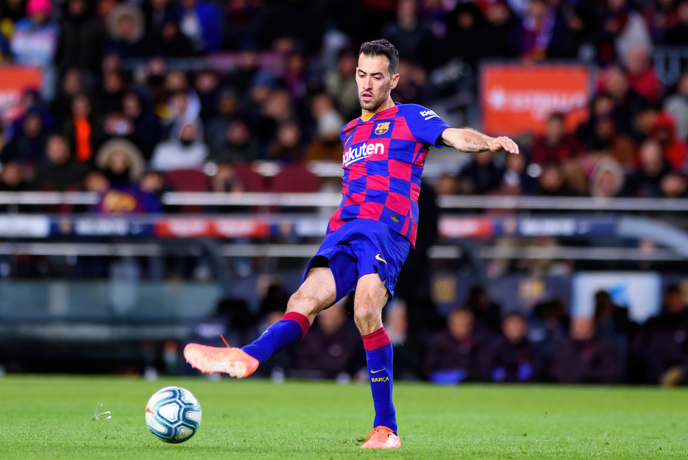 Media: Xavi wytypował następcę Sergio Busquetsa w FC Barcelonie. Chce transferu piłkarza Bayernu Monachium