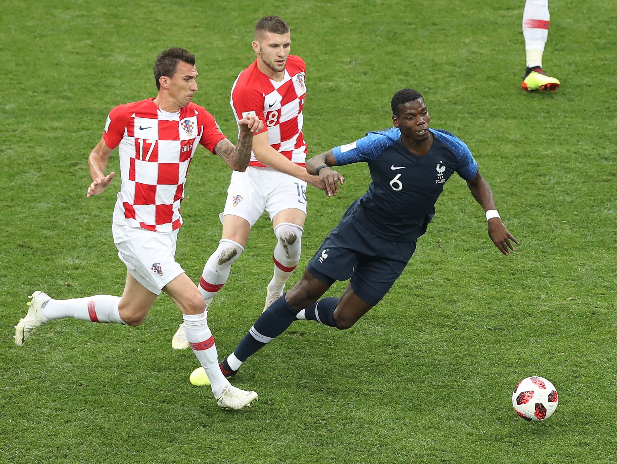 Zjazd Modricia i Griezmanna, wielki Mbappe. Finaliści ostatniego mundialu znów po dwóch stronach barykady