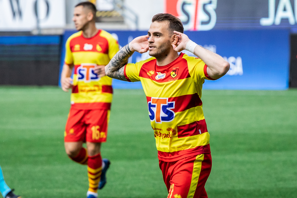 Jagiellonia Białystok - Raków  Częstochowa gdzie oglądać? Transmisja na żywo w TV i stream online (10.11.2024)