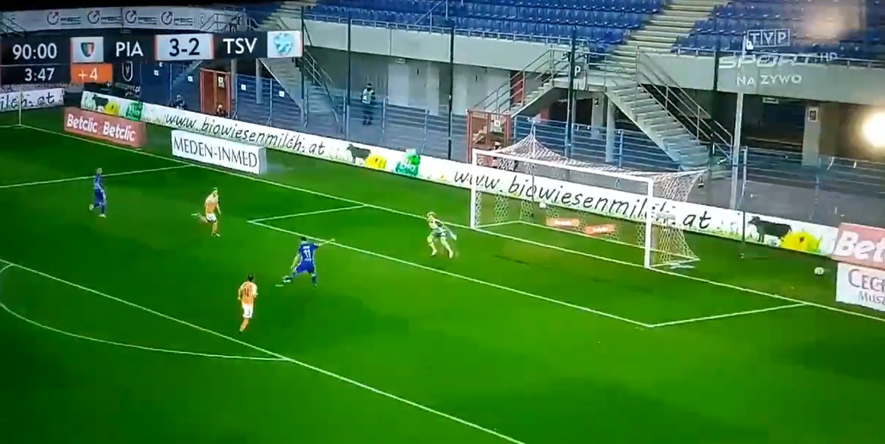 Fatalne pudło Michała Żyry w samej końcówce. Lepszej okazji nie mógł sobie wymarzyć [WIDEO]
