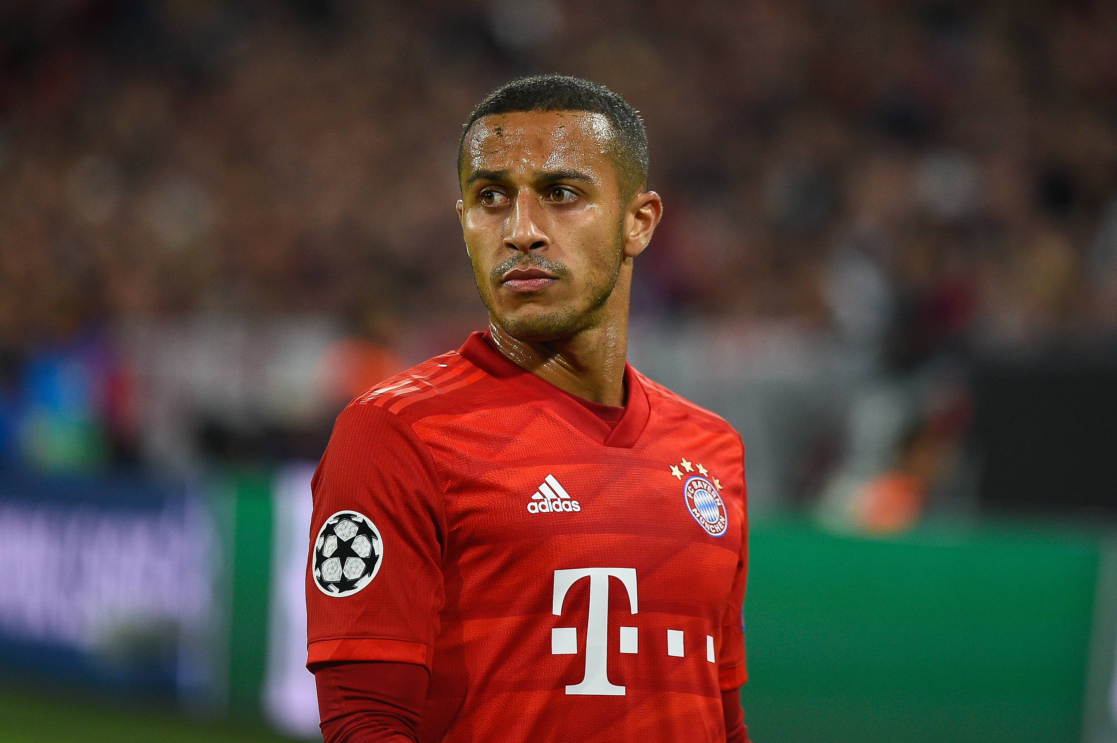 Media: Thiago pojawi się dziś w Liverpoolu. Znane są wszystkie szczegóły transferu, w tym numer, z jakim zagra
