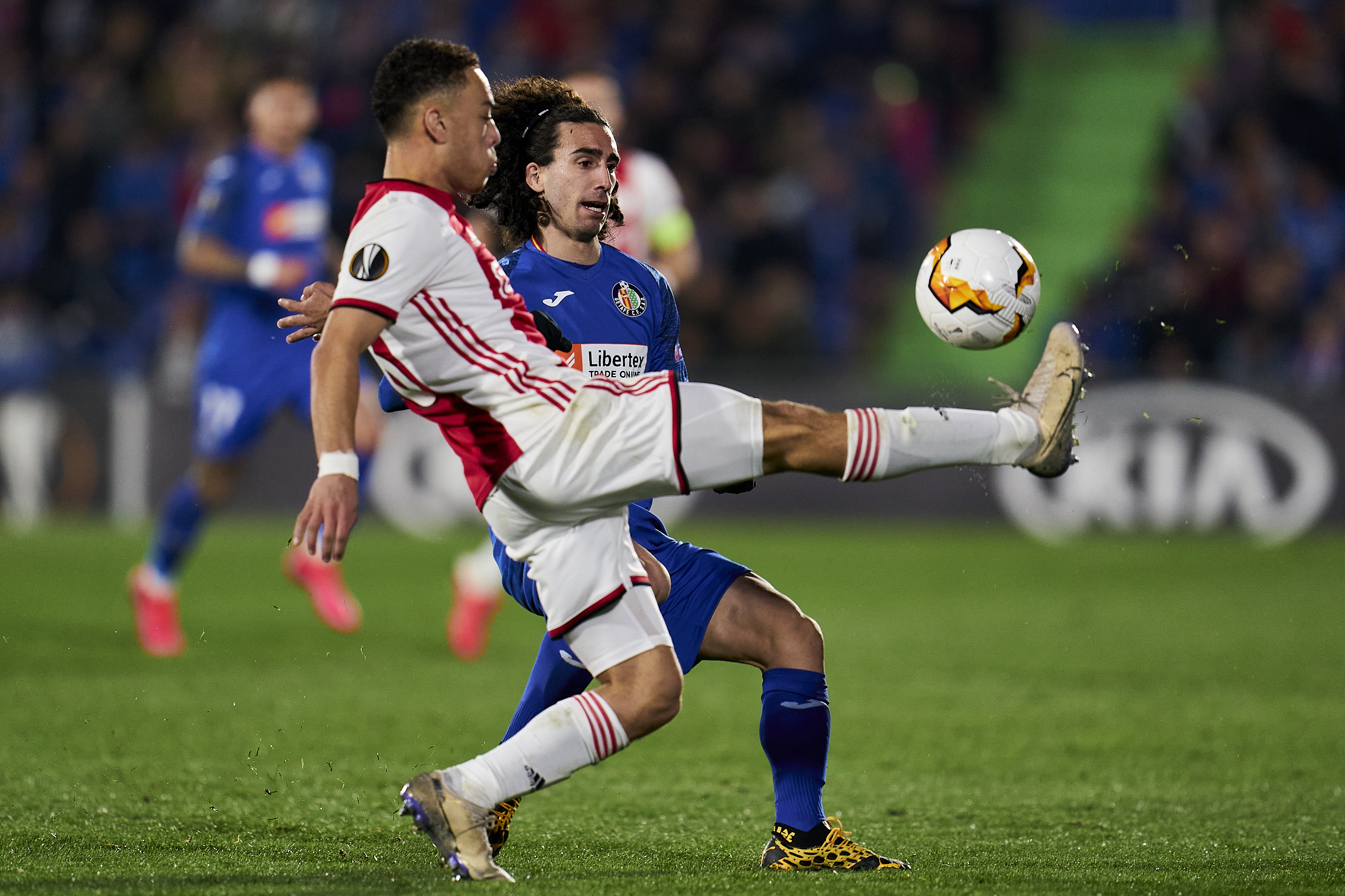 Media: FC Barcelona dogadała się z Ajaksem Amsterdam. Transfer za 20 mln euro plus bonusy