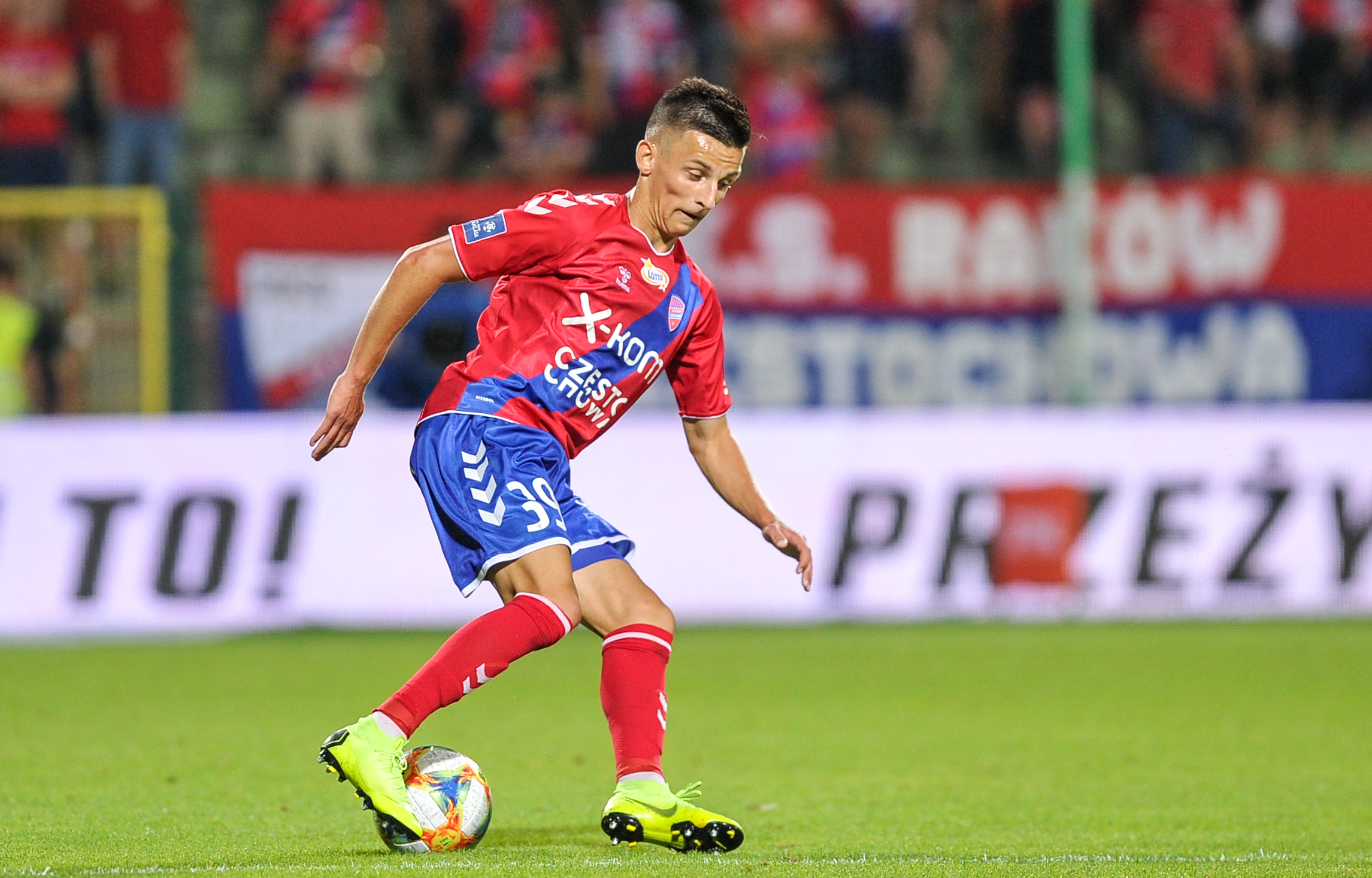 Raków Częstochowa wypożyczył piłkarza do Fortuna 1 Ligi. Zagra w GKS-ie Jastrzębie