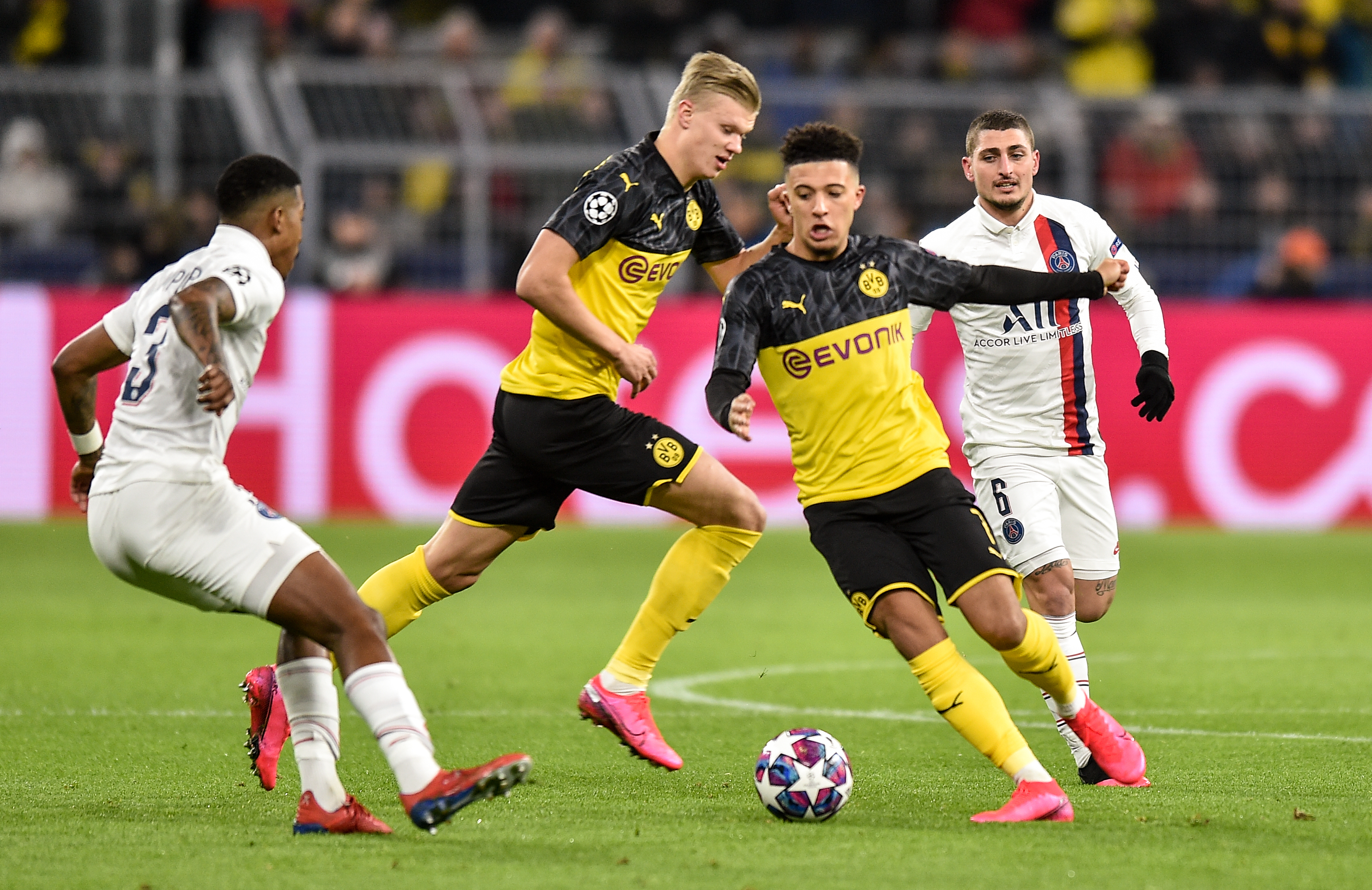Co dalej z Jadonem Sancho? Dwa kluby faworytami do przyszłorocznego transferu, nie chodzi o Manchester United