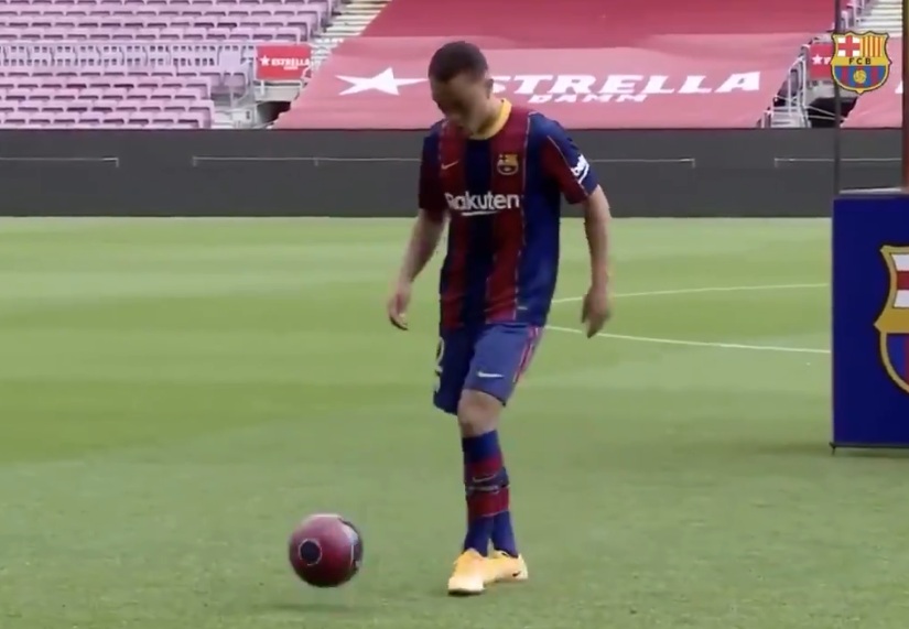 Nieudane popisy Sergiño Desta podczas prezentacji. Internauci śmieją się z gracza FC Barcelony [WIDEO]