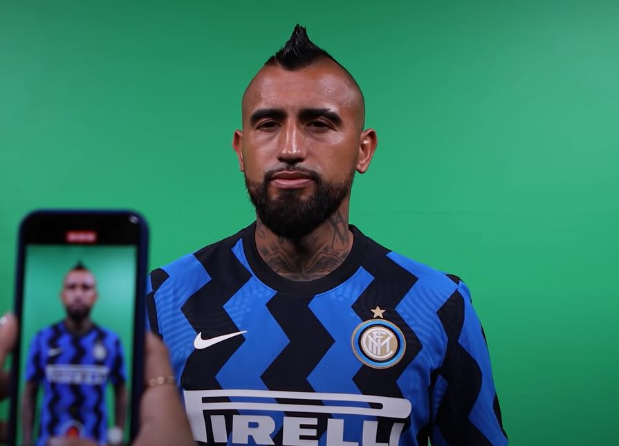Wyrzucony z Barcelony, waleczny jak zawsze, opanowany jak nigdy. Król Arturo Vidal tajną bronią Antonio Conte