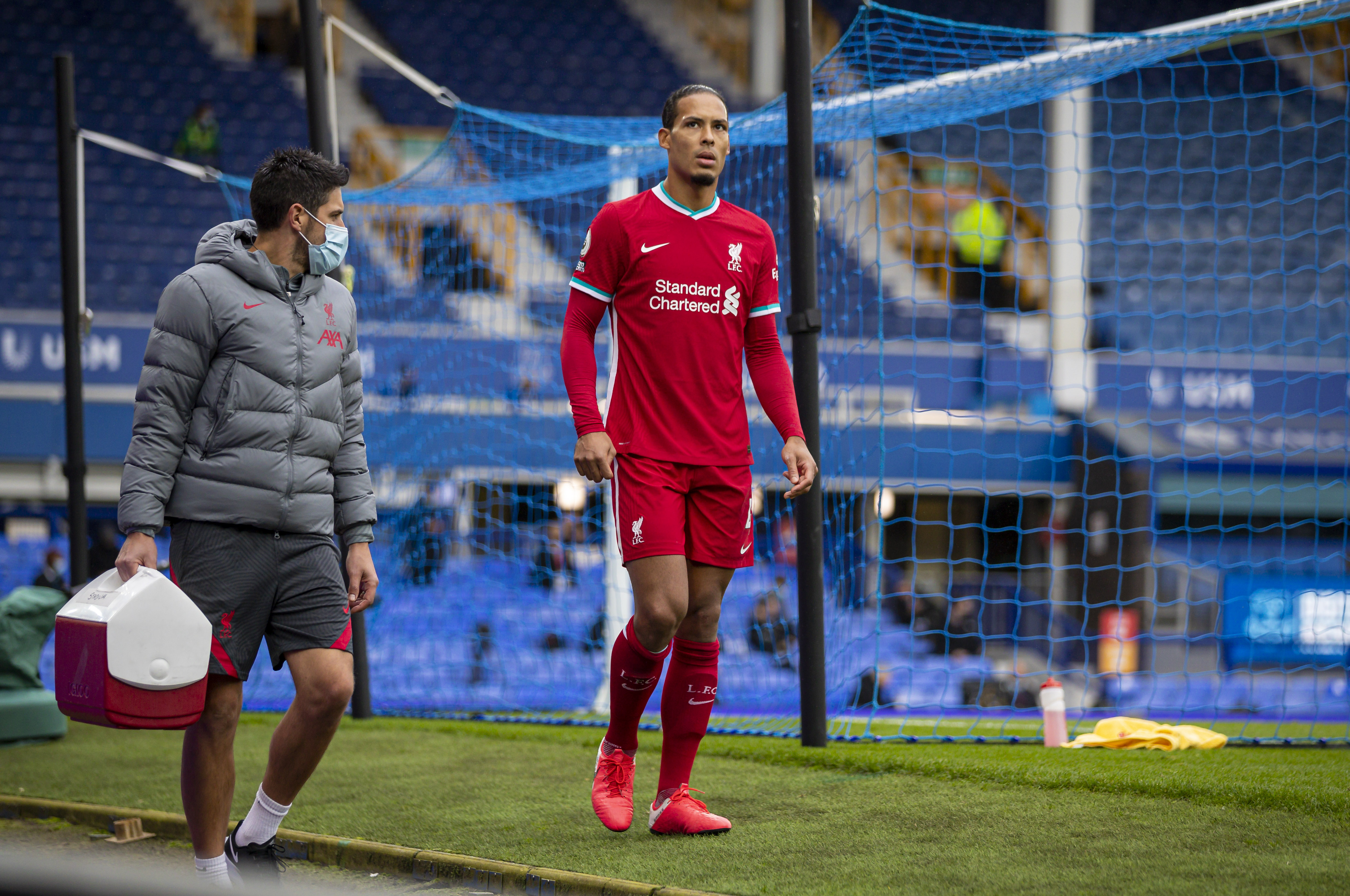 Juergen Klopp wyjaśnił, co dzieje się z Virgilem van Dijkiem. Zła wiadomość dla kibiców Liverpoolu i Holandii