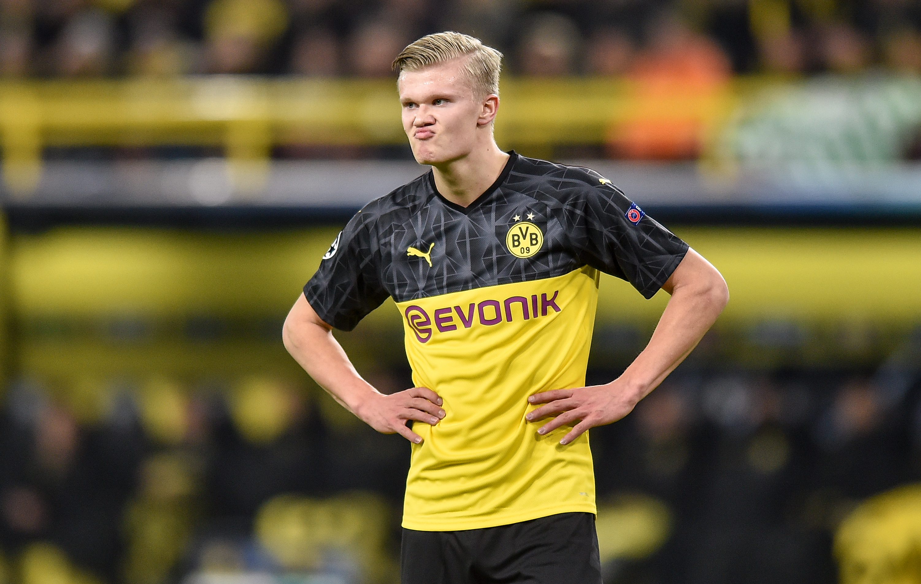 Gikiewicz robił, co mógł, ale nie dał rady BVB. Pudło Haalanda z karnego!