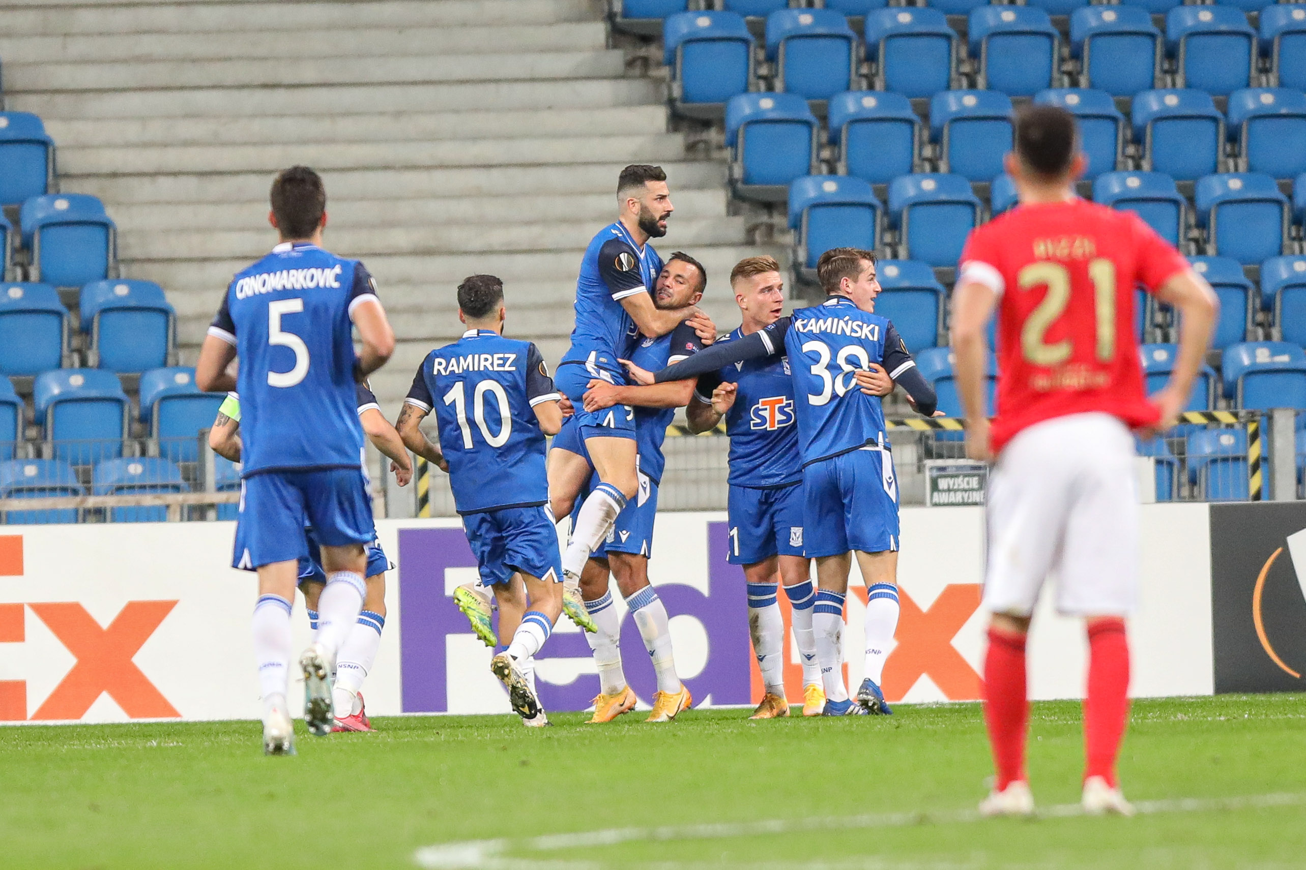 Twitter komentuje mecz Lecha Poznań w Lidze Europy. "Trzeba być dumnym z naszej młodzieży"