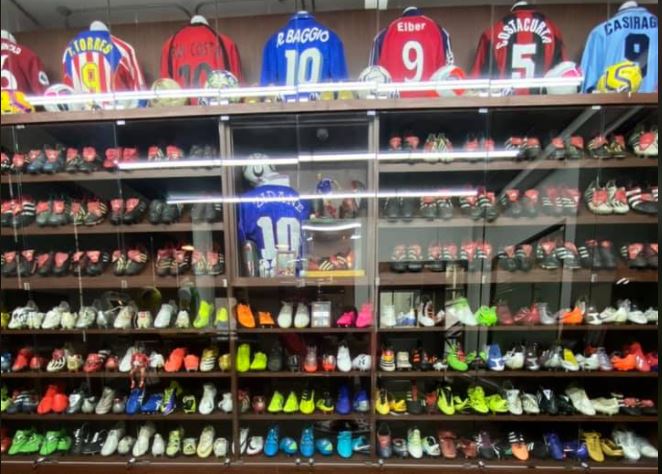 Koszulka z finału Ronaldo, buty od Beckhama, Messiego i Zlatana. Oto kolekcja warta ponad 20 mln zł
