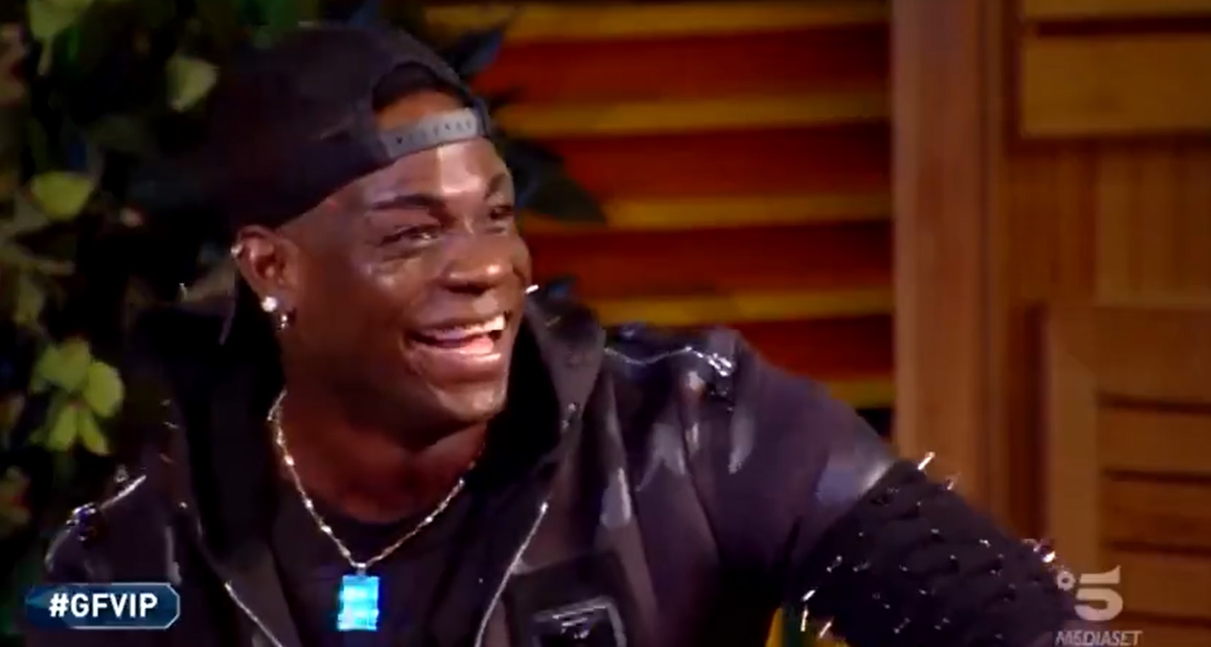 Mario Balotelli znów szokuje. Żartował z oskarżeń o gwałt w telewizyjnym programie [WIDEO]