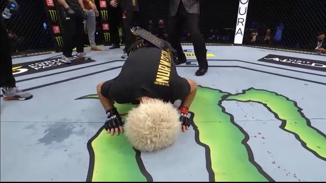Khabib Nurmagomedov wygrał i zakończył karierę! Odchodzi jako niepokonany [WIDEO]