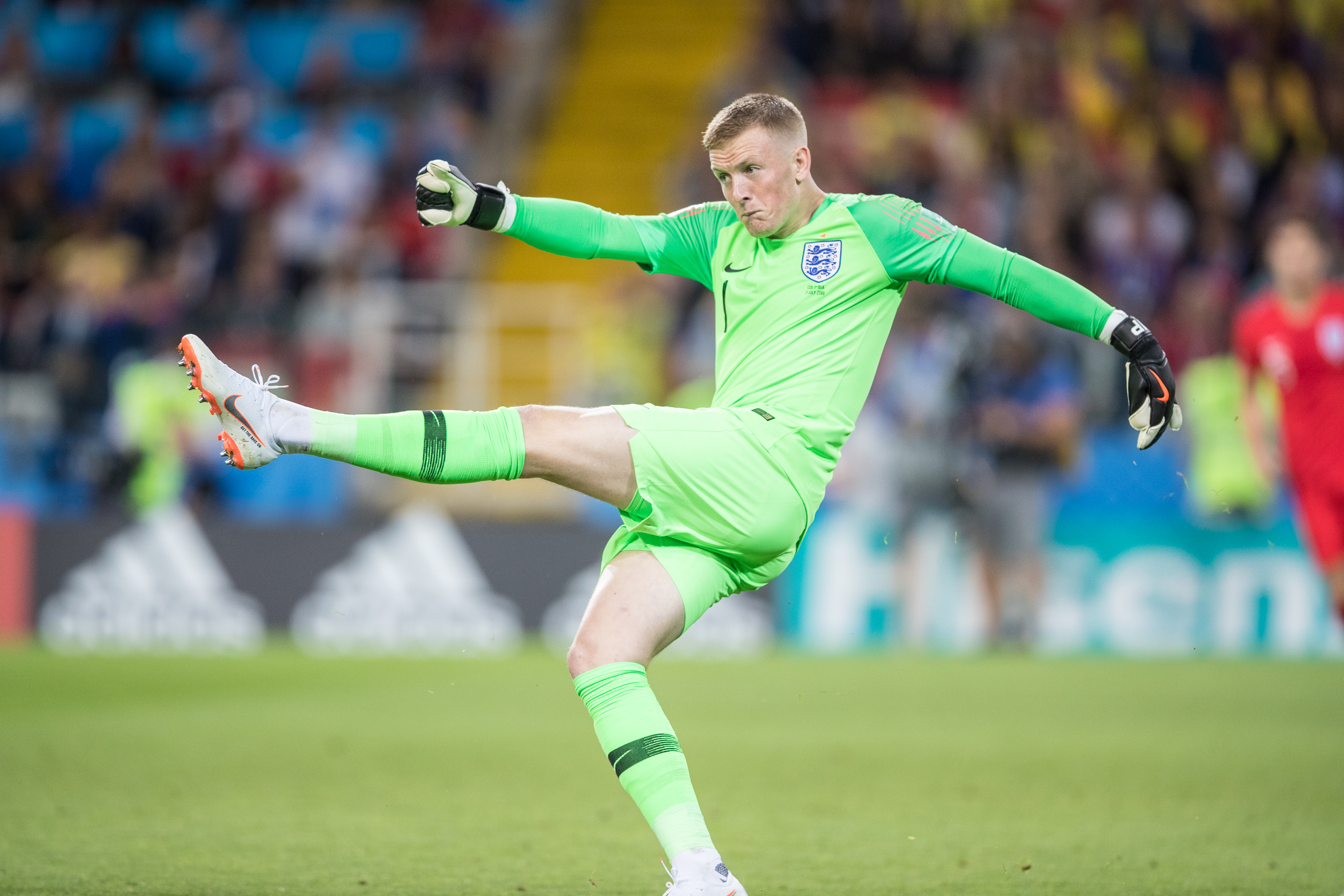Jordan Pickford czeka na pojedynek z Robertem Lewandowskim. "Jestem na to gotowy. To czołowy snajper świata"