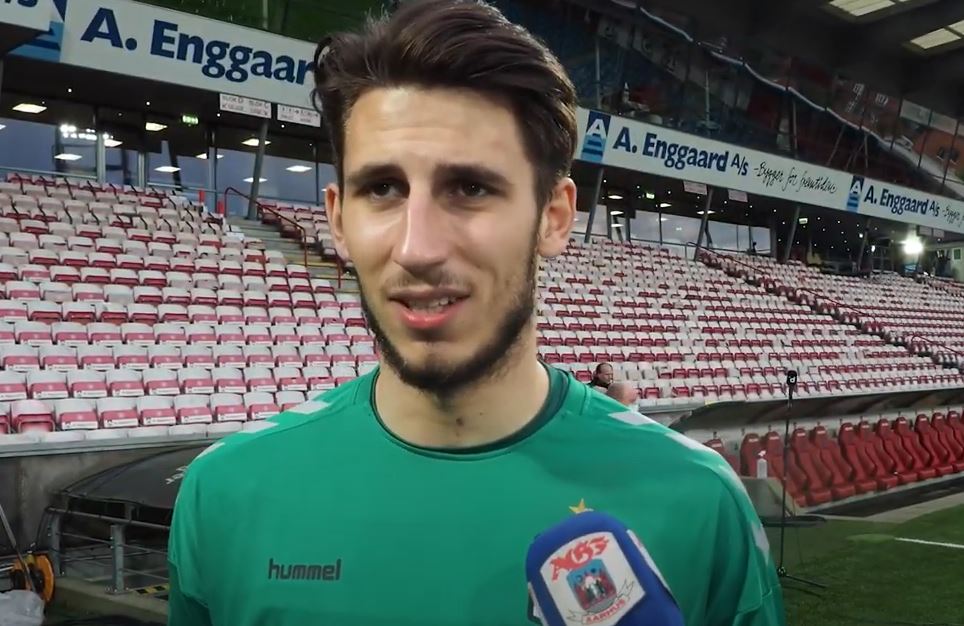 Polacy za granicą. Świetna passa Grabary, bramki, asysty i czerwone kartki. Piękny gol Polaka w Grecji [WIDEO]