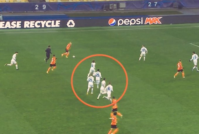 Real Madryt w rozsypce. "Królewscy" grają w obronie jak na podwórku [WIDEO]