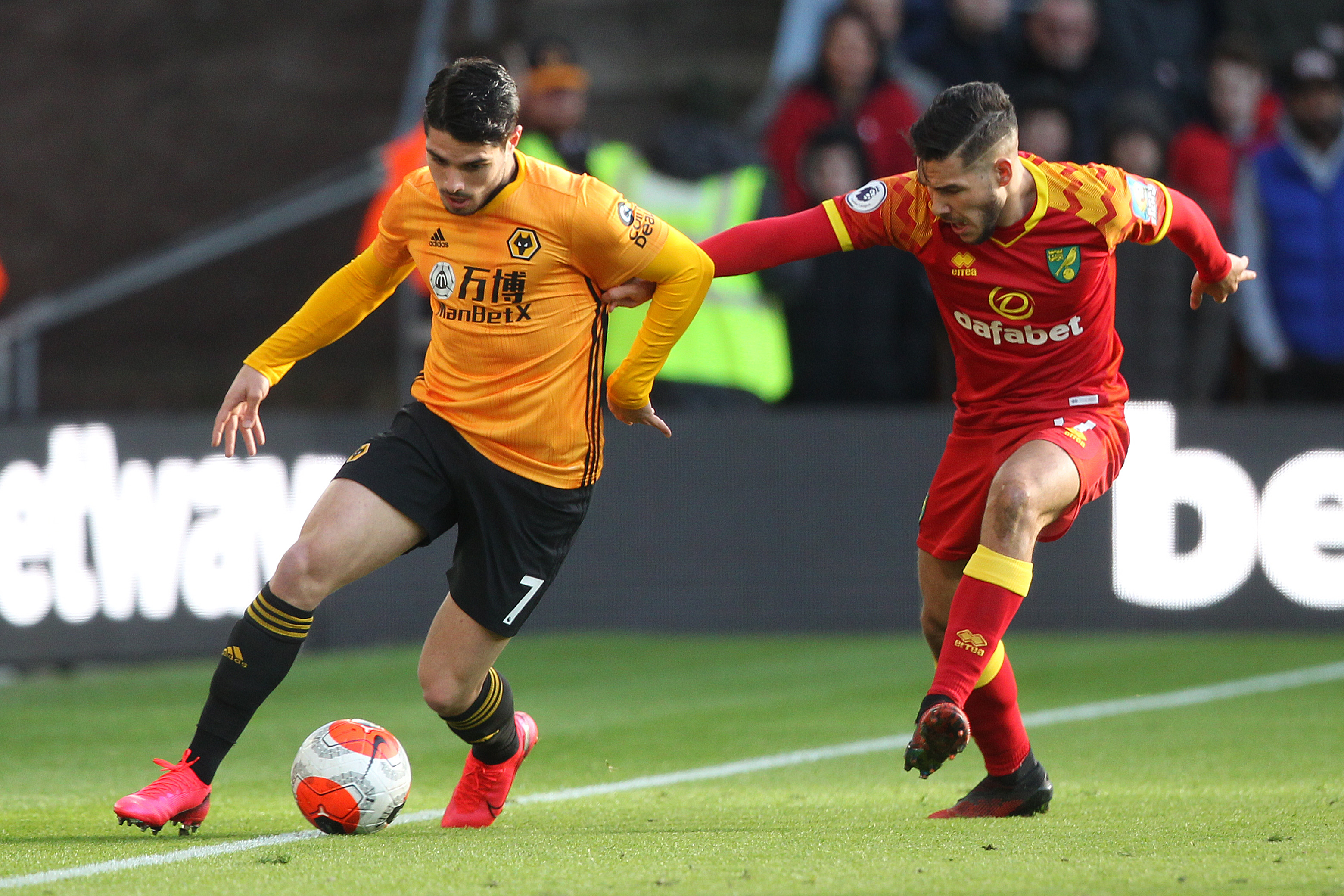 Oto najlepszy młody piłkarz w Premier League. 20-letnia rewelacja sezonu wraca na Anfield z żądzą zemsty