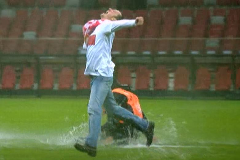 Oto najsłynniejsze mecze Polski z Anglią. Basen Narodowy, Brzęczek strzelający na Wembley, ta jedna wygrana