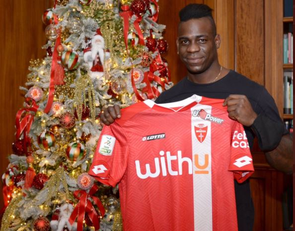 Krnąbrny, 30-letni dzieciak znów chce być wielki. Balotelli z Berlusconim położą fundamenty pod nowy Milan?