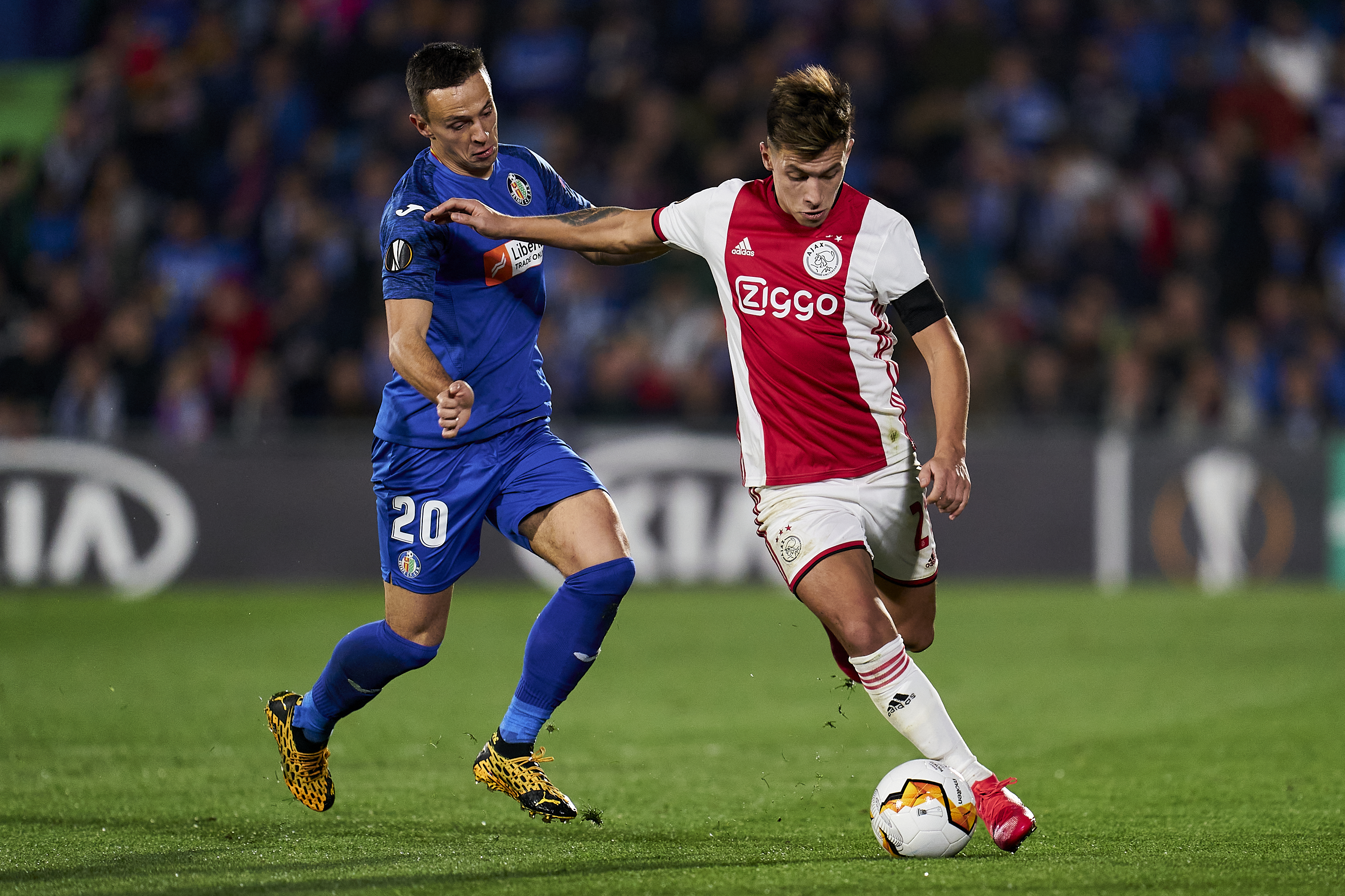 Barcelona chce kupić wielki talent. Perełka Ajaxu na radarze "Dumy Katalonii"