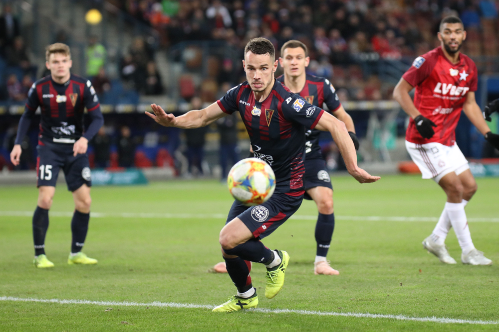 Jakub Bartkowski chce pokazać się nowemu trenerowi. "Każdy próbuje go do siebie przekonać"