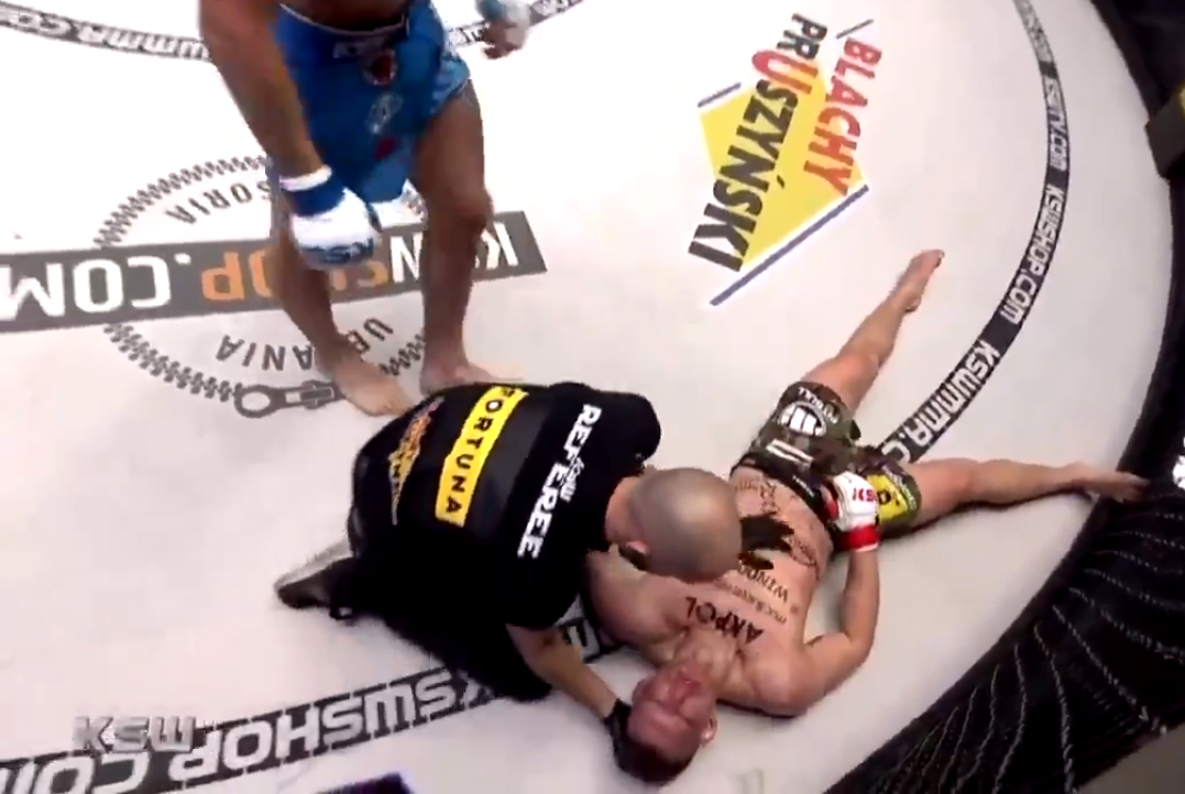 Spektakularny debiut Abusa Magomedova w KSW. Jego rywal stracił przytomność [WIDEO]