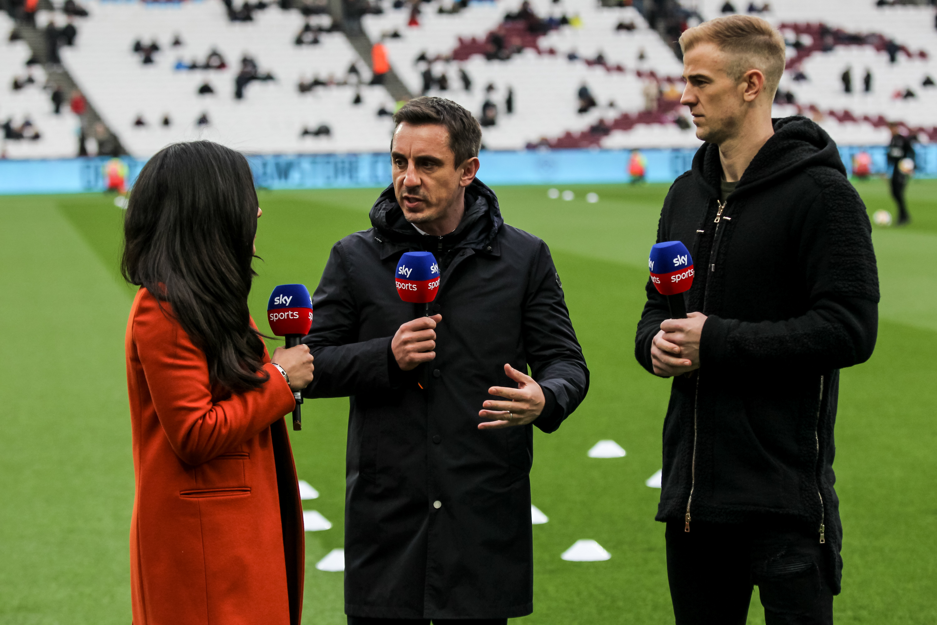 Gary Neville zakpił z gry Liverpoolu. "To nie był heavy metal, a gitara basowa"