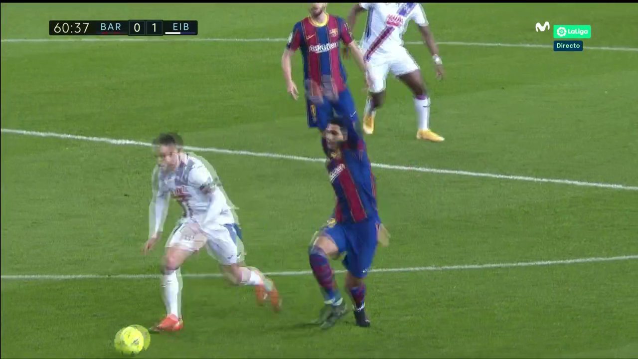 Koszmarny błąd piłkarza FC Barcelony. "Zagubiony we mgle, odstawił kryminał" [WIDEO]