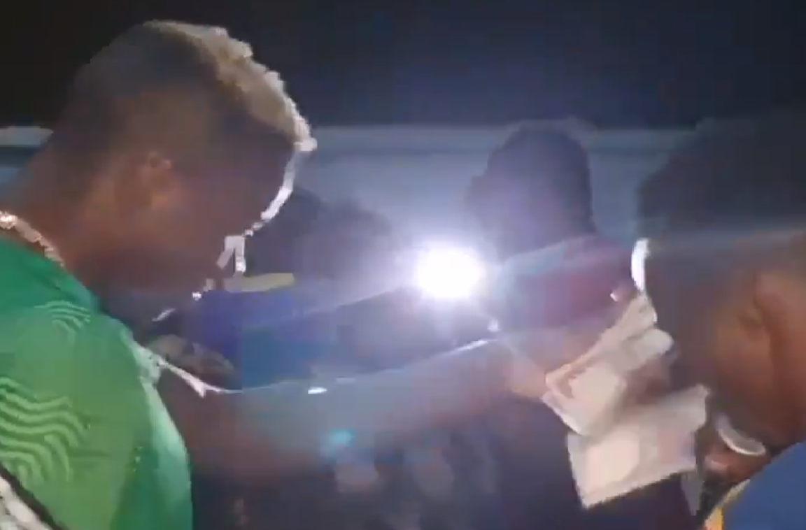 Napoli wściekłe na swojego napastnika. Zrobił urodzinową imprezę i zaraził się koronawirusem [WIDEO]