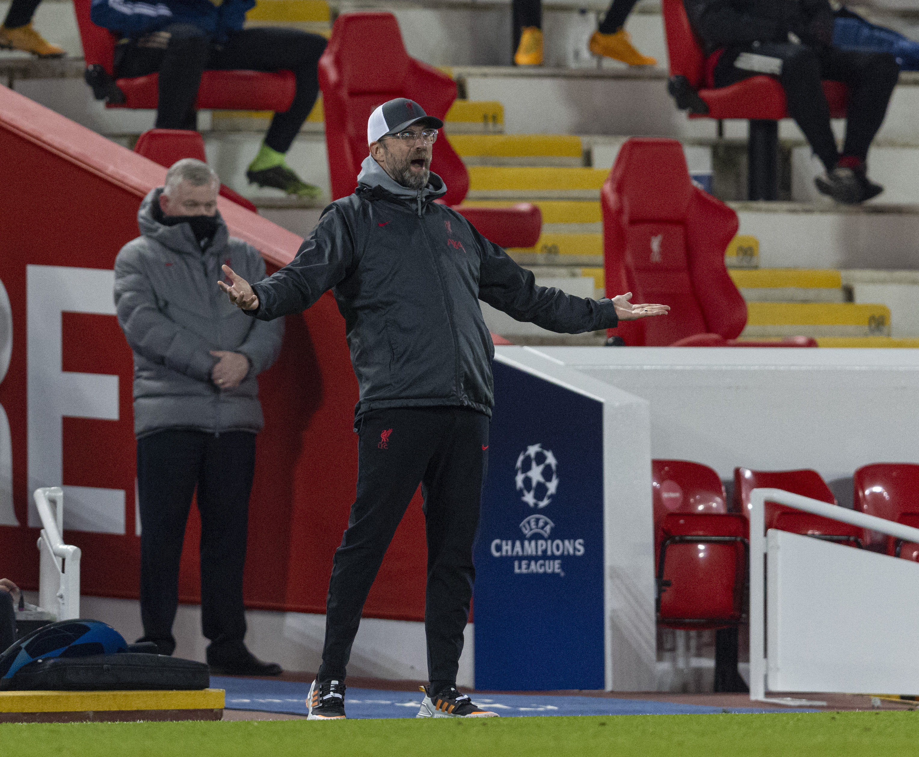 Juergen Klopp narzeka na sędziowanie. "To największy żart na świecie. Inne drużyny dostałyby rzuty karne"