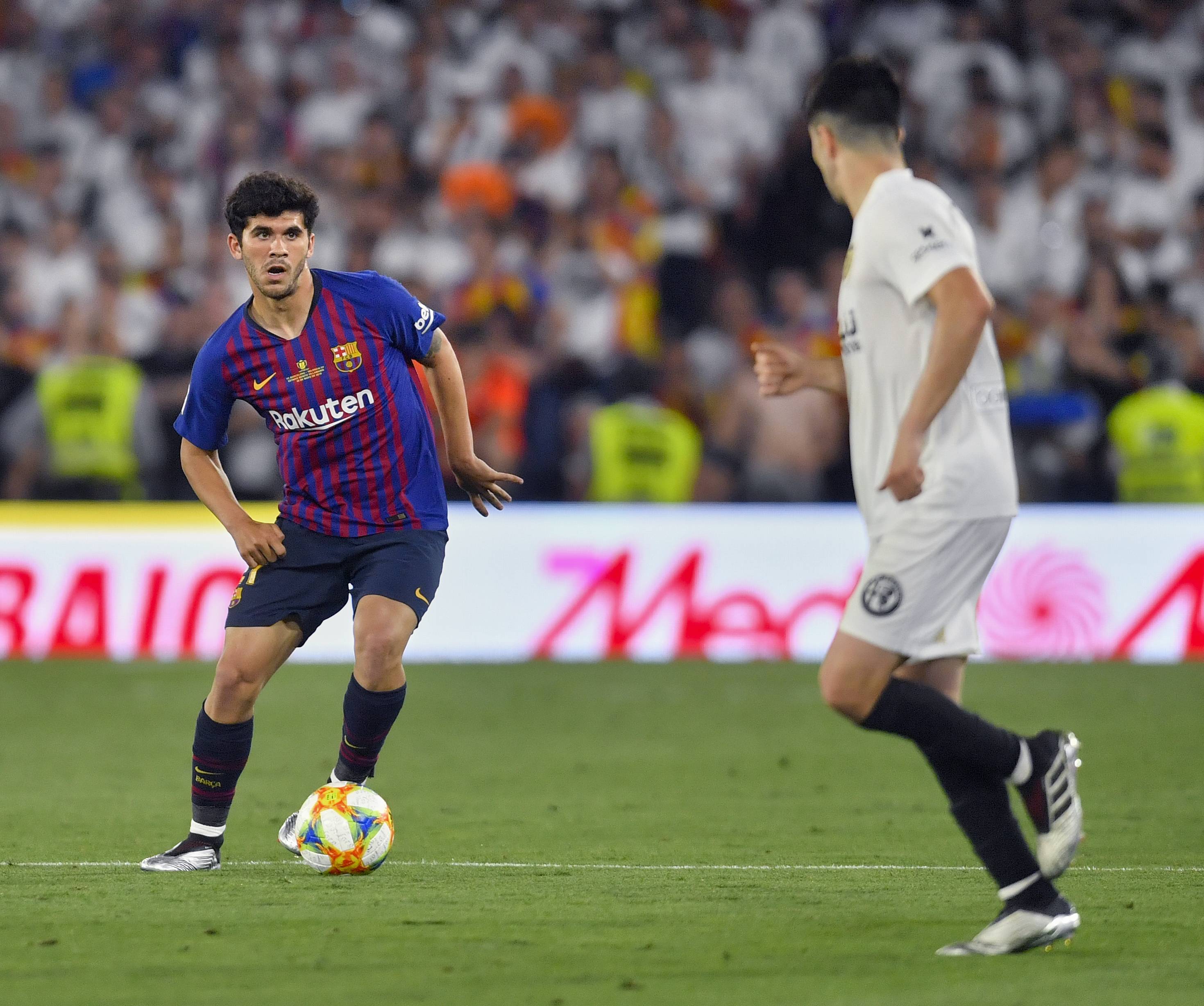 Barcelona potwierdziła odejście pomocnika. Wychowanek opuścił Camp Nou