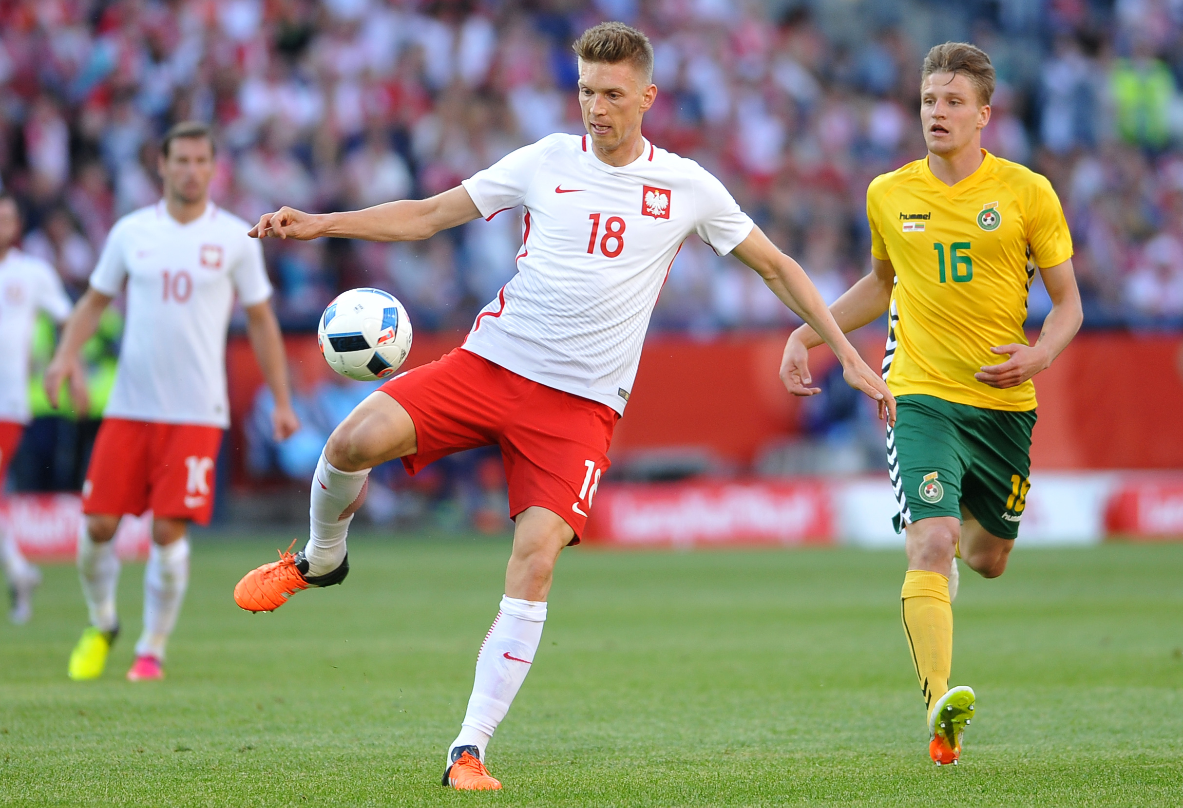 Lech Poznań blisko pozyskania nowego zawodnika. "Byłby to spektakularny powrót reprezentanta Polski"