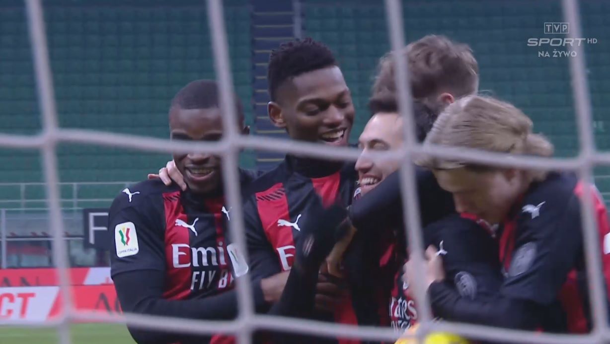 AC Milan w ćwierćfinale Pucharu Włoch. O awansie rozstrzygnęły dopiero rzuty karne