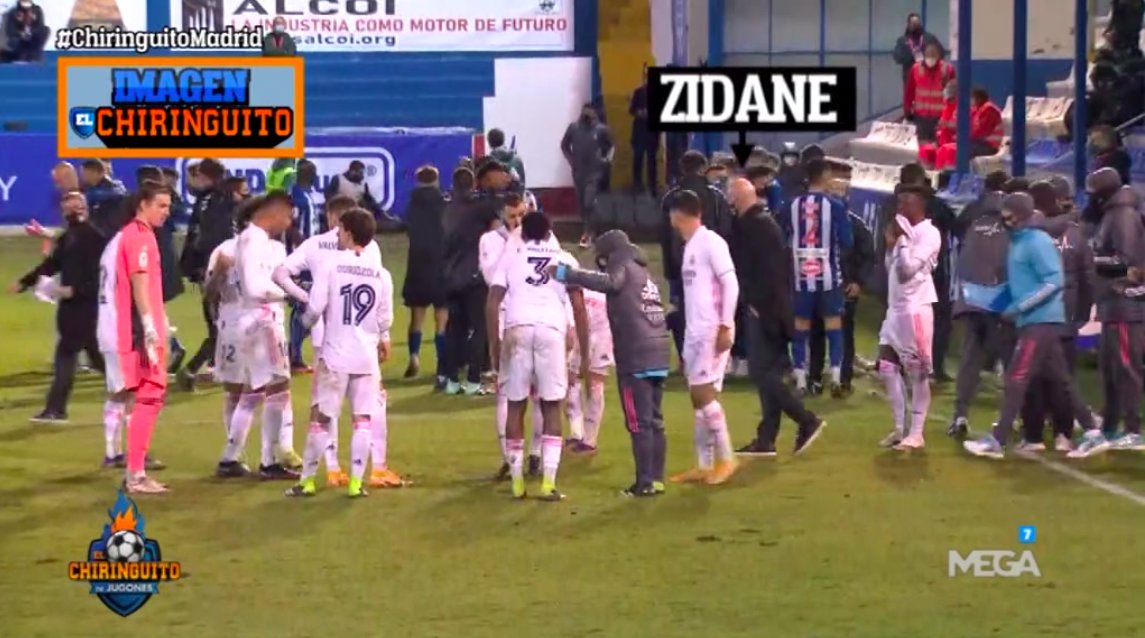 Media: Zinedine Zidane nie rozmawia z częścią piłkarzy Realu od dwóch miesięcy. Szokujące obrazki z dogrywki