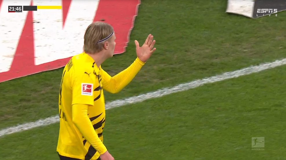 Borussia Dortmund w kryzysie! Erling Haaland zdobył dwa gole, ale jego drużyna i tak przegrała [WIDEO]